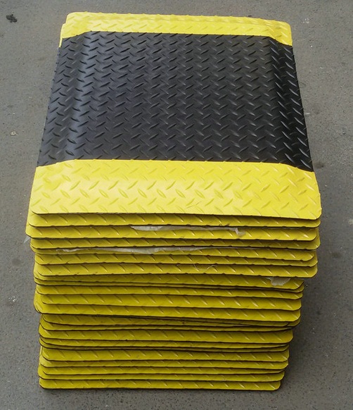 Anti-fatigue ESD Floor Mats - black and yellow pat
